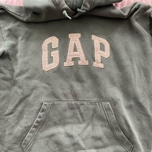 SUPER comfy gap sweatshirt